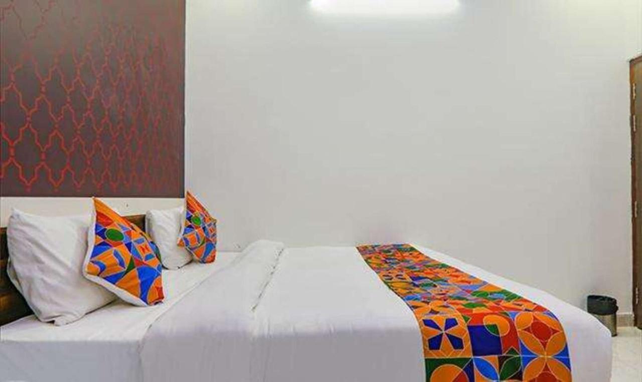 Fabexpress Ss Grand Hotel Banthra Sikandarpur Buitenkant foto