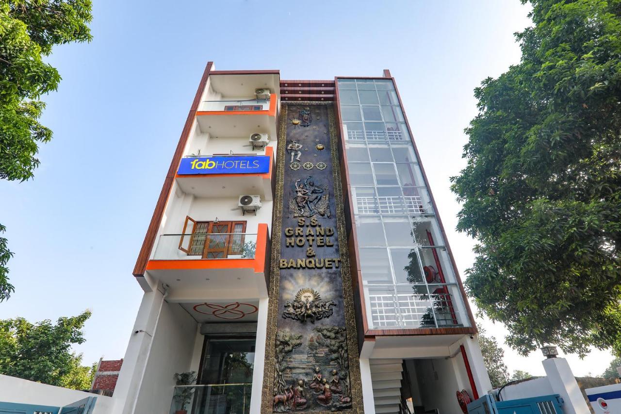 Fabexpress Ss Grand Hotel Banthra Sikandarpur Buitenkant foto